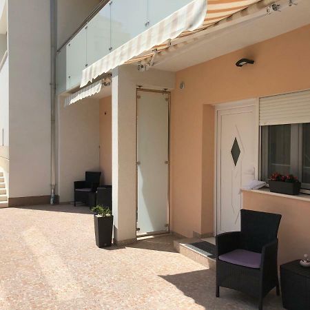 Drop In Split Luxury Suites 外观 照片