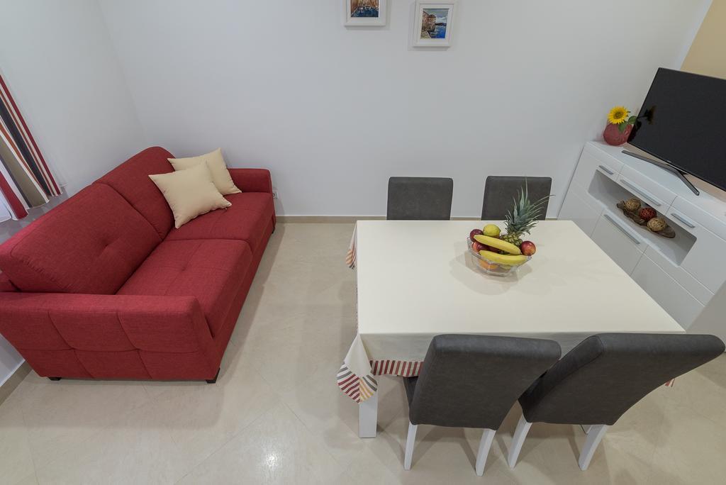 Drop In Split Luxury Suites 外观 照片