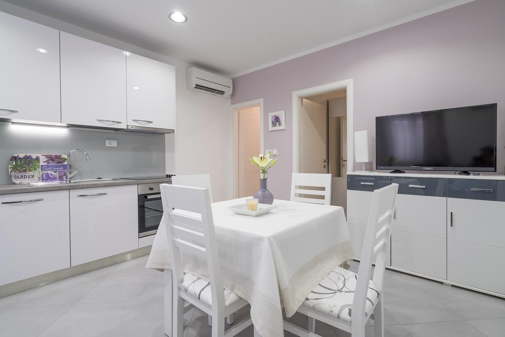 Drop In Split Luxury Suites 外观 照片