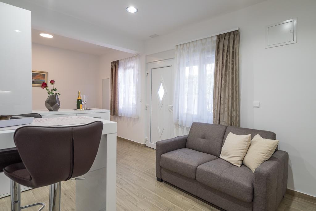 Drop In Split Luxury Suites 外观 照片