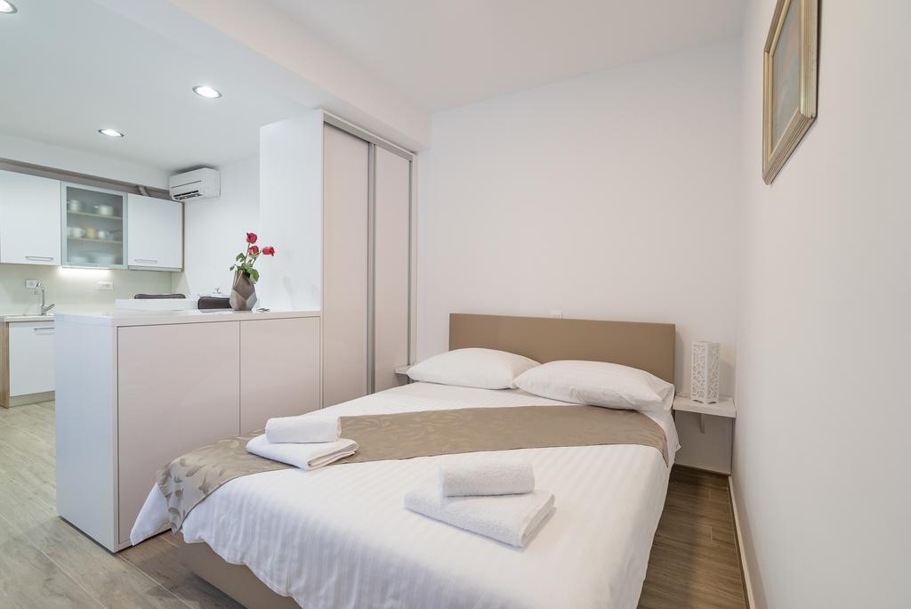 Drop In Split Luxury Suites 外观 照片