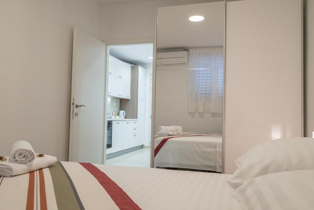 Drop In Split Luxury Suites 外观 照片