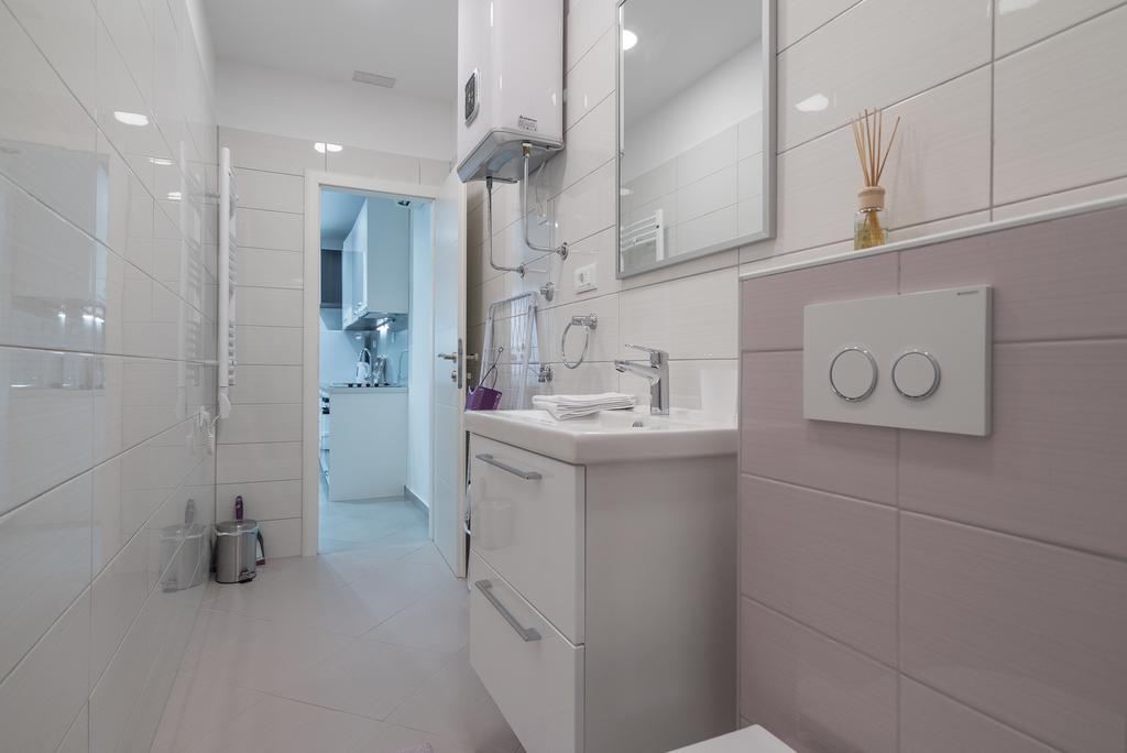 Drop In Split Luxury Suites 外观 照片