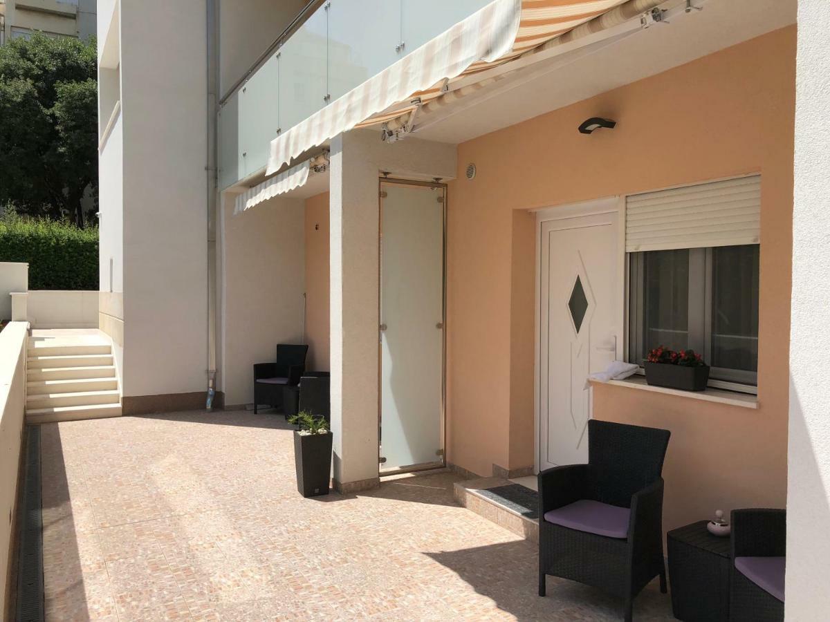 Drop In Split Luxury Suites 外观 照片