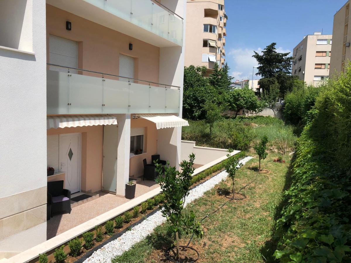 Drop In Split Luxury Suites 外观 照片